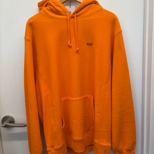 Supreme small logo hoodie