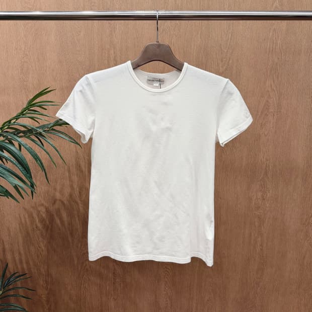 엠포리오 아르마니 라운드넥 반팔 티셔츠 백 로고 레터링 디테일 화이트