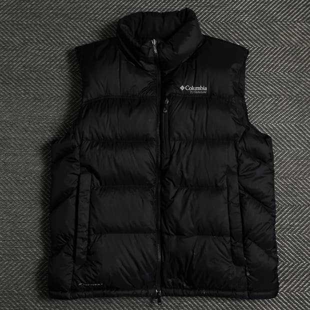 컬럼비아 USA 티타늄 투웨이 구스다운 베스트 블랙o 4880