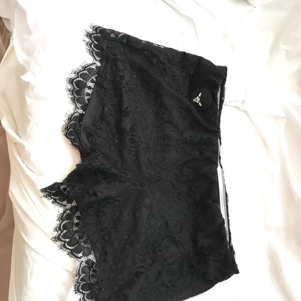 NBA black lace banded shorts