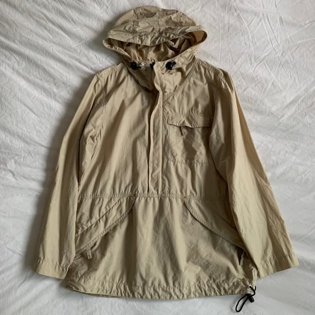 베이지 나일론 반집업