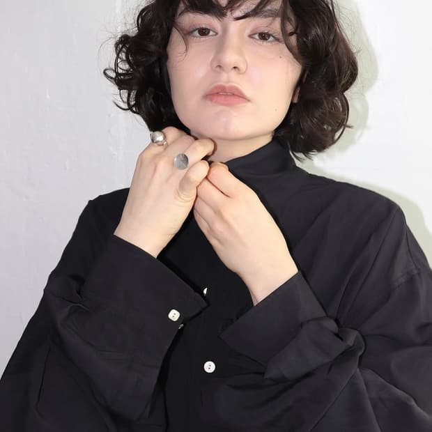 아모르샤이 Nacre Button Shirt