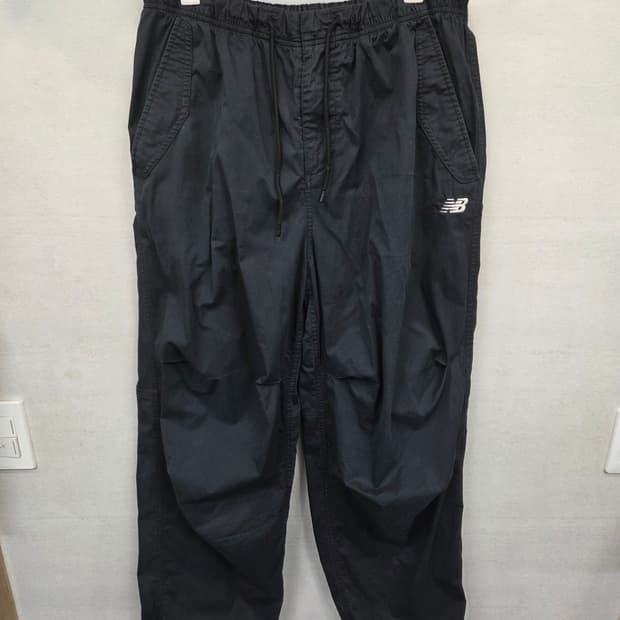 뉴발란스 파라슈트 와이드 우븐팬츠 L