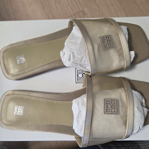toteme monogram mesh satin slide 37 새상품