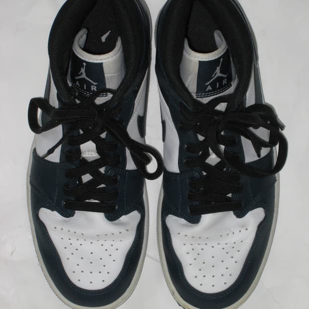 Nike Air Jordan 1 Mid
Dark Teal