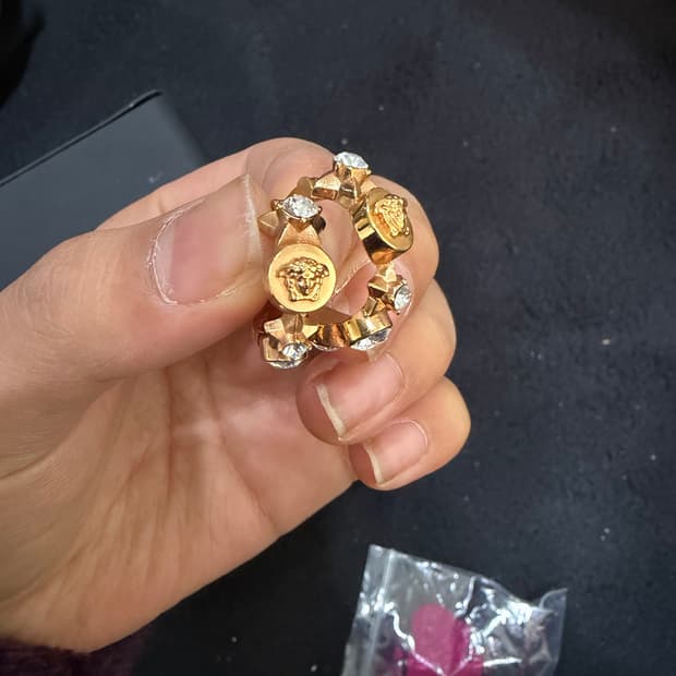 베르사체 골드 귀걸이