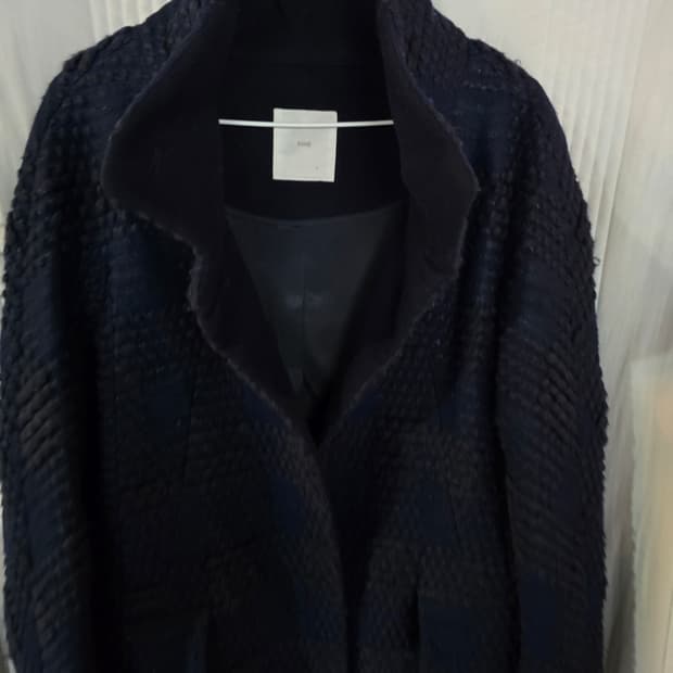 KUHO 네이비 텍스쳐 코트