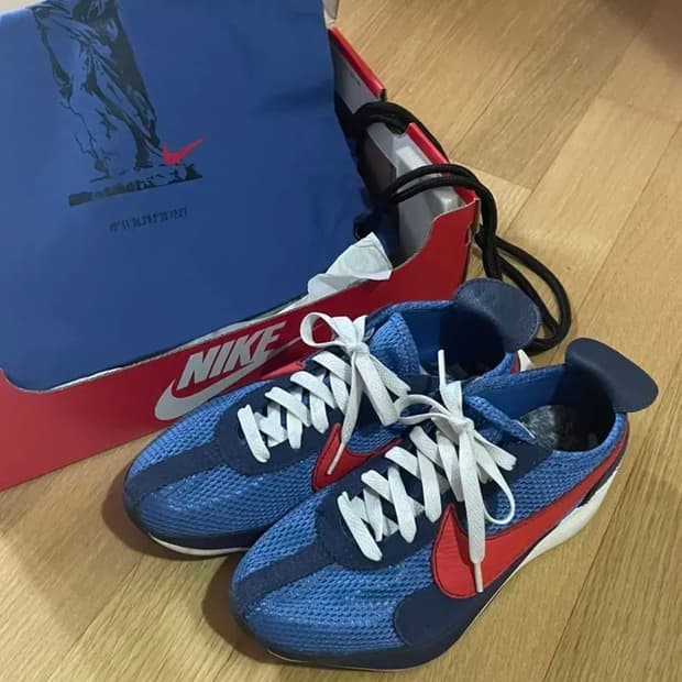 나이키 문레이서 235