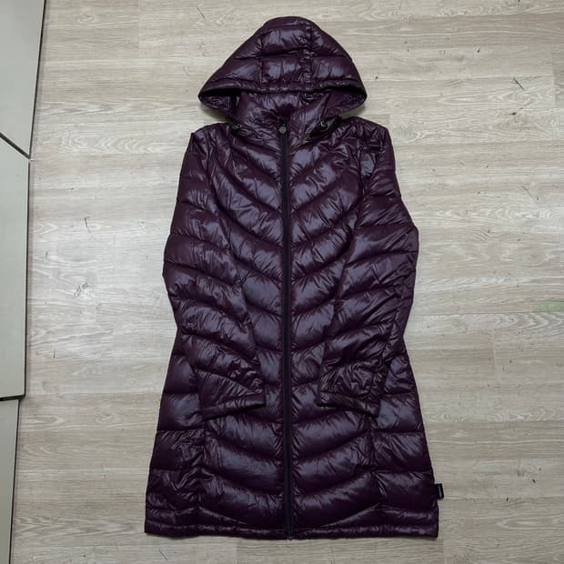 캘빈클라인 여성 프리미엄 덕다운 경량 롱패딩 점퍼 [와인] M/95