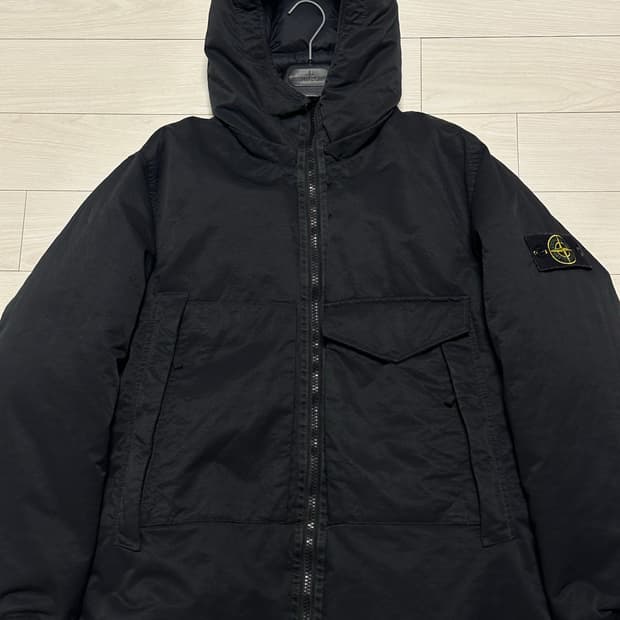 스톤아일랜드 오파크 트윌 다운 tc 패딩 L(105) 국내판