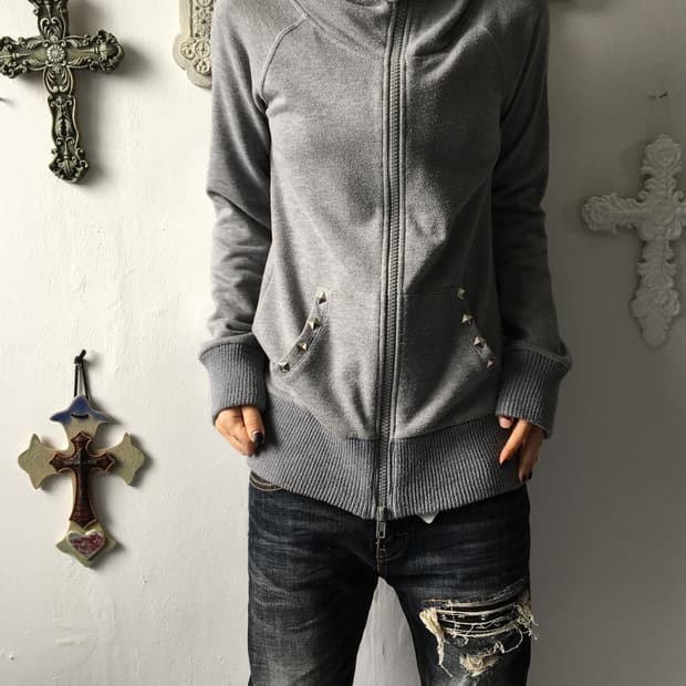 Stud point hood zip up