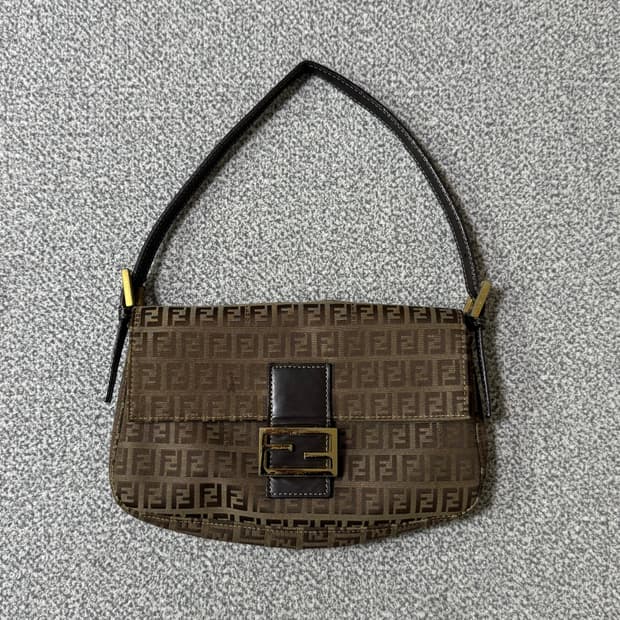 FENDI 펜디 주카 맘마 미니백