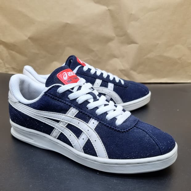 아식스 스웨이드 여성스니커즈 240