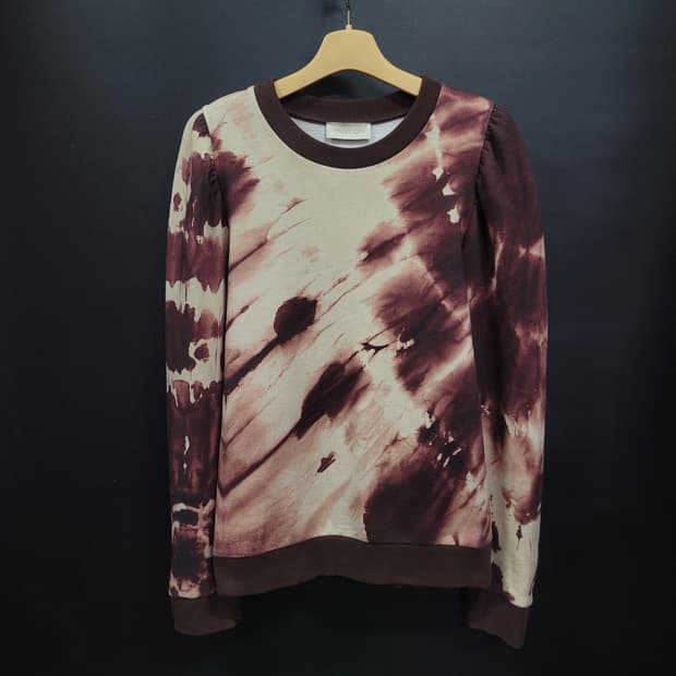 momoni 모모니 타이다이 퍼프 숄더 롱슬리브 스웨터 셔츠