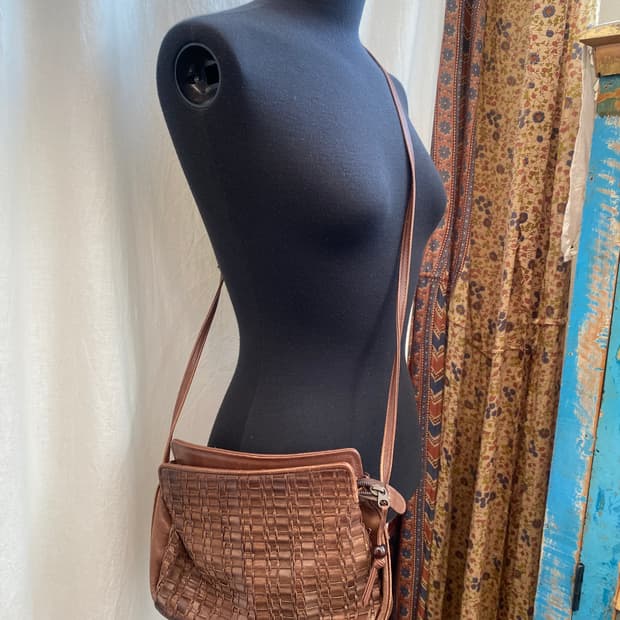 브라운 레더 크로스백