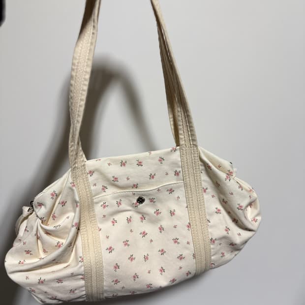 히어리 오로라 한정판 플라워 더플백