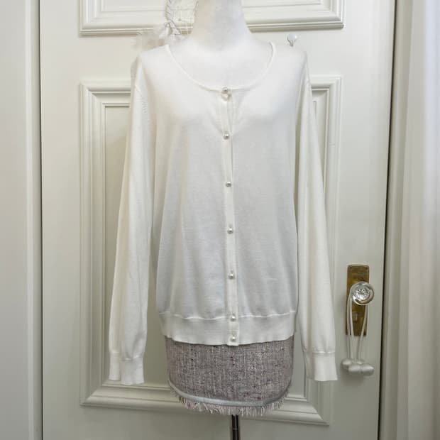 white pearl button pure cardigan