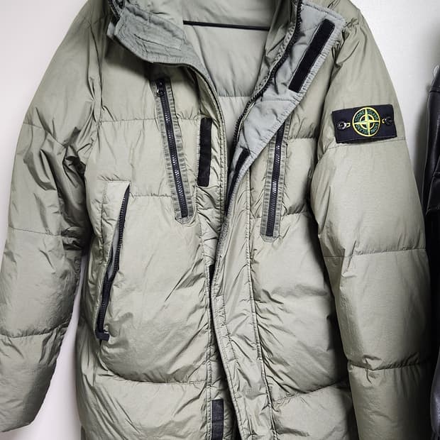 스톤아일랜드 크랭클랩스 롱패딩 m사이즈