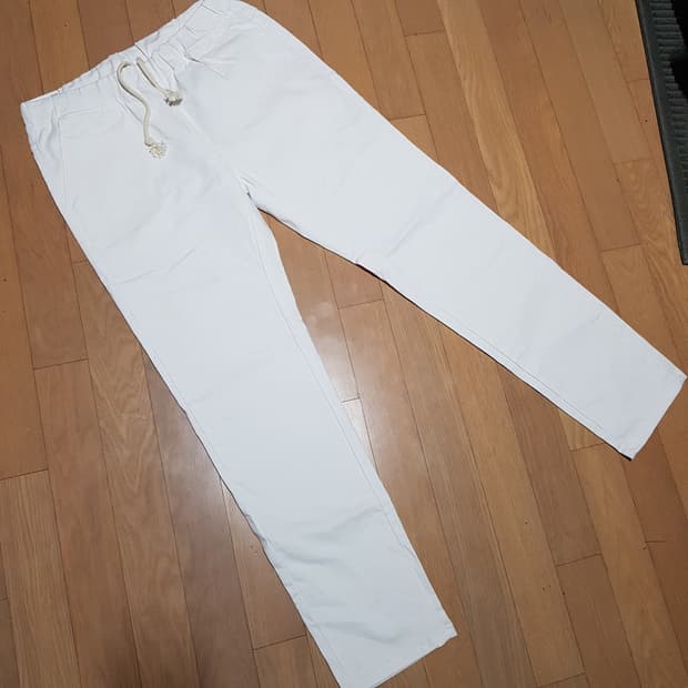 32/ 새옷 / 어도레이블 조임줄 화이트면바지 / 와3233-부