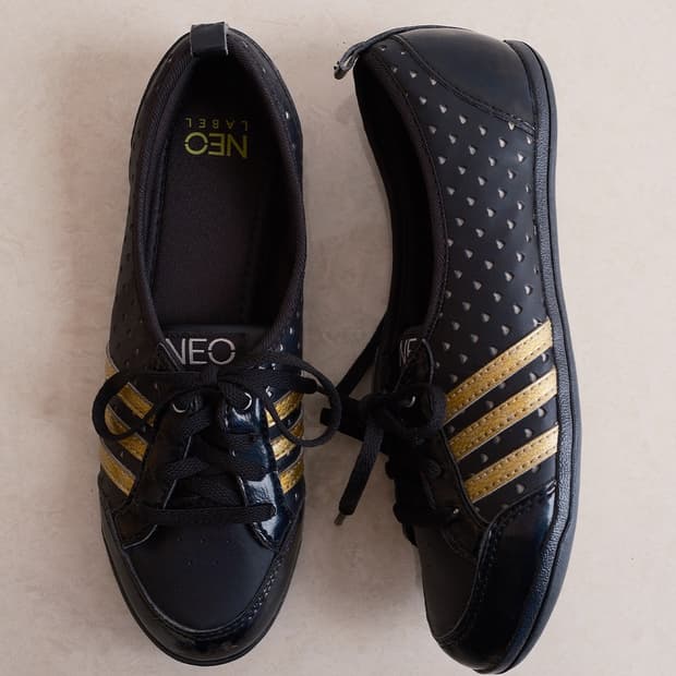 Adidas neo piona, 2011