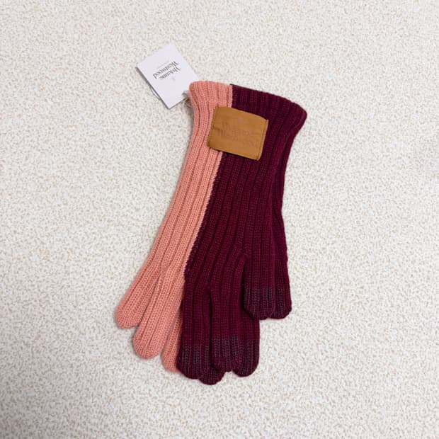 비비안웨스트우드 바이 컬러 니트 장갑 핑크