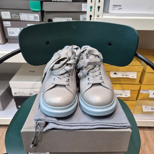 알렉산더맥퀸 그레이 스니커즈