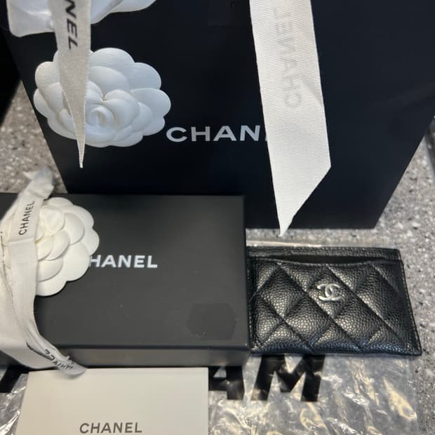 [상태아주좋음, 크림발 풀셋] 샤넬 카프스킨 카드지갑 실버 해