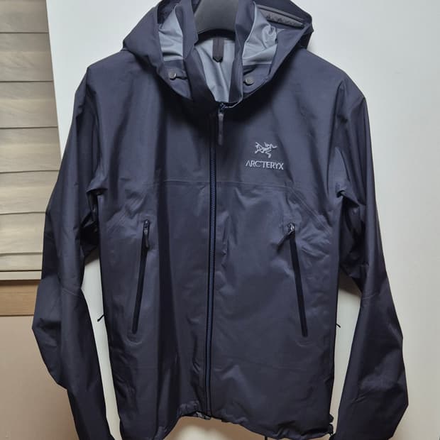 (새상품)아크테릭스 베타 AR 자켓 L 블랙 사파이어