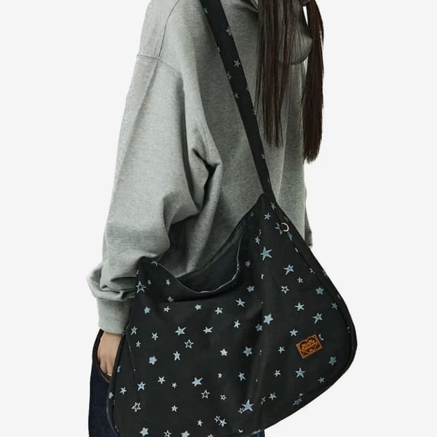 밈더워드로브 스타 프린팅 리버시블 백 블랙&차콜