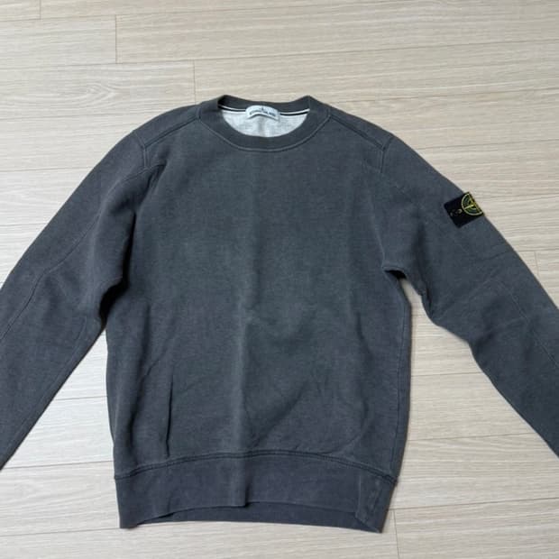 백화점판)  스톤아일랜드 맨투맨 100 사이즈  상태 9.0/10  사진