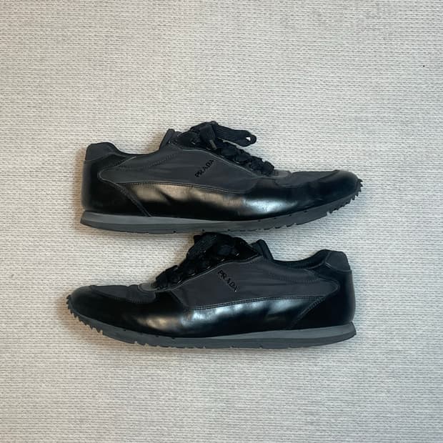 프라다 레더 나일론 스니커즈