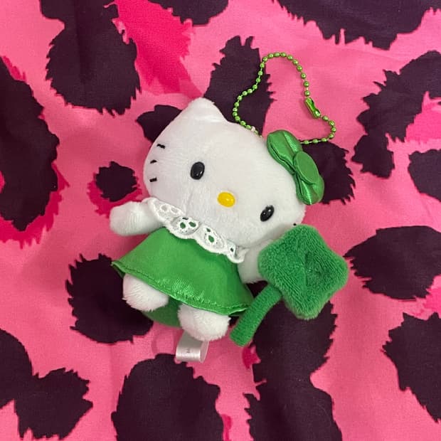 산리오 |  헬로키티 50주년 클로버 키링