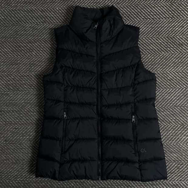 캘빈클라인 미니멀 경량 패딩 조끼 블랙o 3407