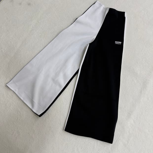 S 아디다스 블랙 앤 화이트 와이드 팬츠 0320T