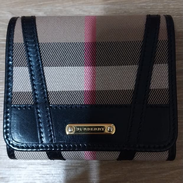 버버리 체크 지갑 (새상품)