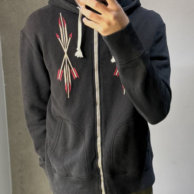 건즈 바이 네이비블루 네이티브 크로스 애로우 후드집업