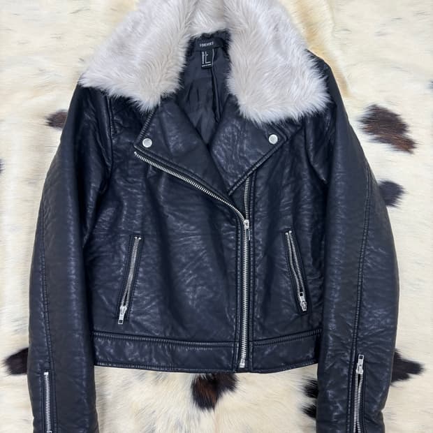 White Fur Trimming Black Chic Leather Ja