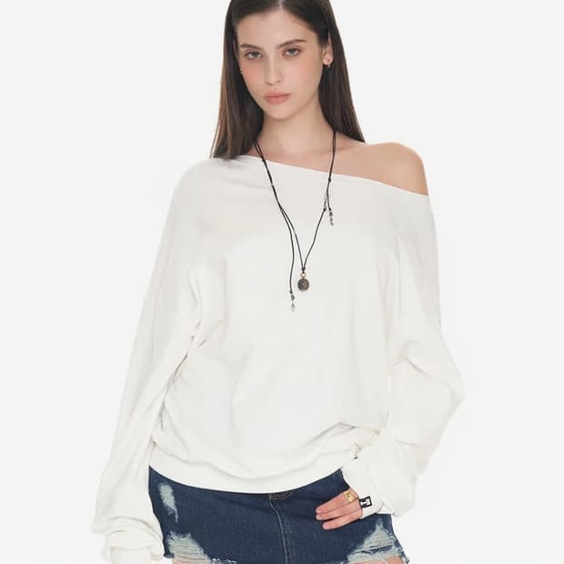 투머치택스 어시메트릭 원 숄더 스웨트셔츠 화이트