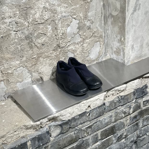 프라다 블랙 슬립 온 네오프렌 레더 로퍼