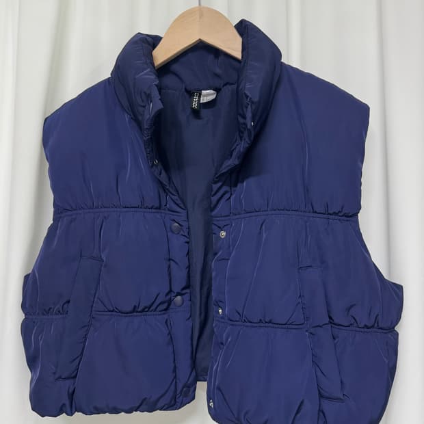 H&M 네이비 패딩 조끼