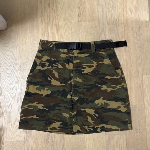 키르시 카고 스커트