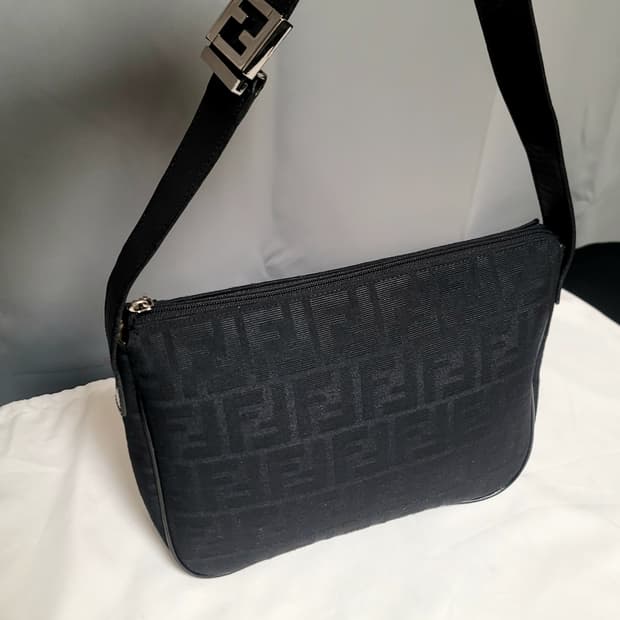 정품 펜디 가방 토트백,숄더백2way(디올샤넬보테가루이비통구찌셀린느생로랑