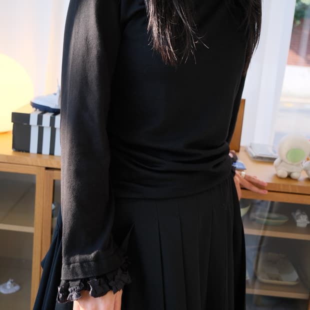 Frill long sleeve top