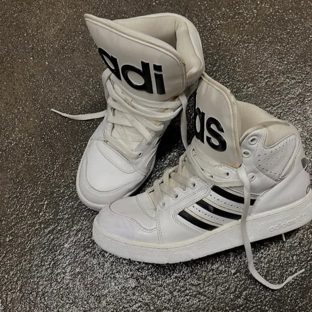 제레미 스캇 화이트 구해요 제시 부탁드립니다