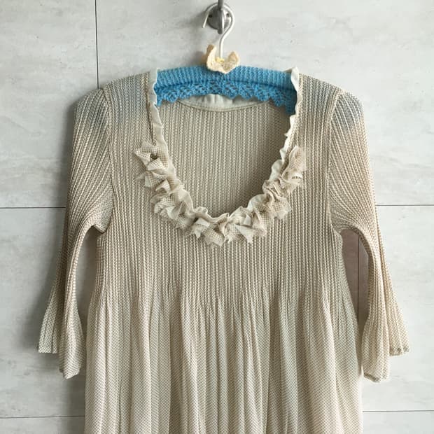 vintage pleated top