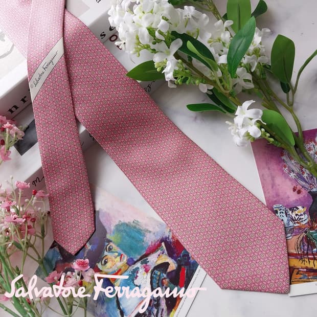 페라가모 실크 간치니 로고 패턴 넥타이 7.9cm A+등급 k2051