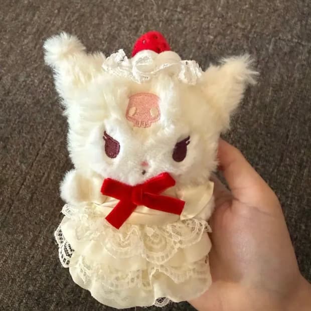 [새상품] 산리오 쿠로미 쇼트케이크 디저트 딸기 인형 키링