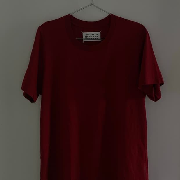 마르지엘라 버건디 티셔츠