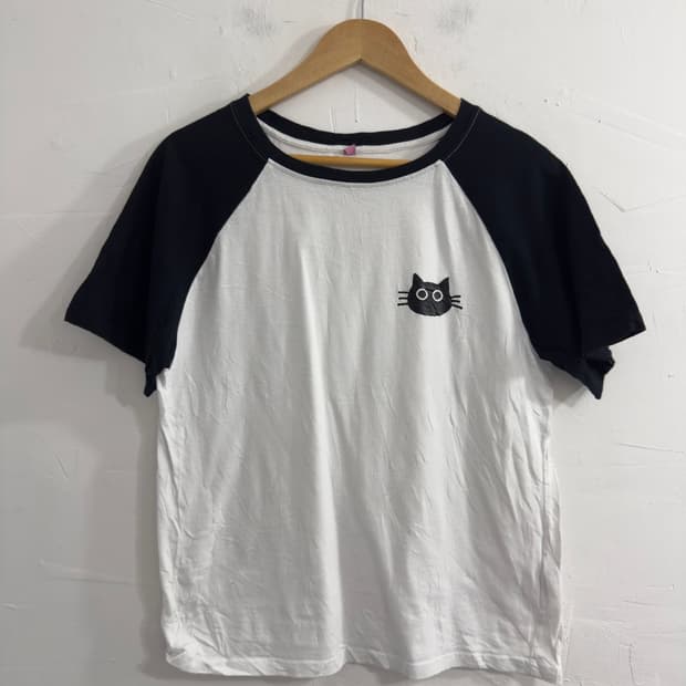 cat raglan top 