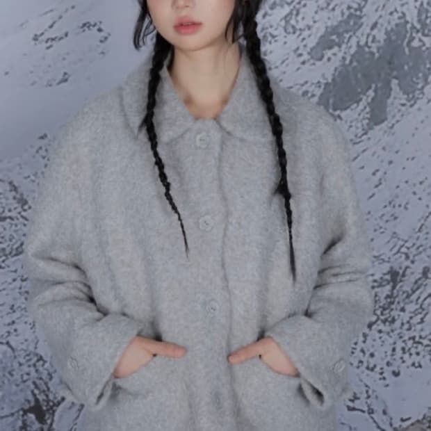 나이엔 라운드 플라켓 숏 코트 그레이